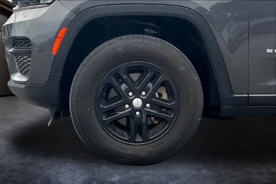 2024 Jeep Grand Cherokee Laredo 4x4