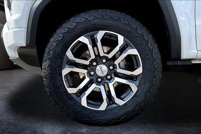 2024 GMC Canyon AT4