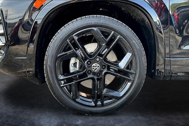 2025 Volkswagen Tiguan 2.0T SE R-Line Black