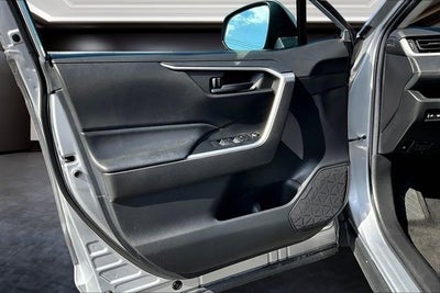 2022 Toyota RAV4 Hybrid LE