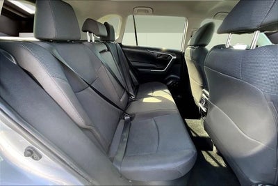 2022 Toyota RAV4 Hybrid LE