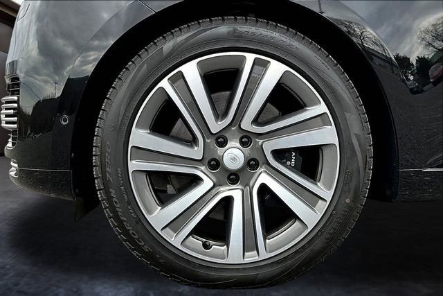 2023 Land Rover Range Rover SV