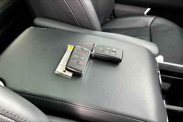 2023 Land Rover Range Rover SV