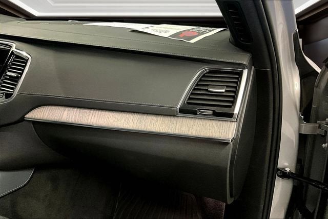 2023 Volvo XC90 Recharge Plug-In Hybrid T8 Ultimate Bright Theme 7-Seater