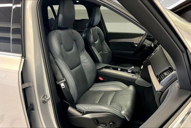 2023 Volvo XC90 Recharge Plug-In Hybrid T8 Ultimate Bright Theme 7-Seater