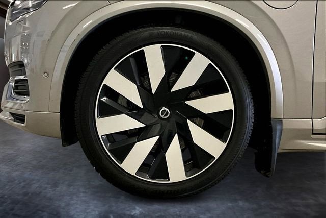 2023 Volvo XC90 Recharge Plug-In Hybrid T8 Ultimate Bright Theme 7-Seater