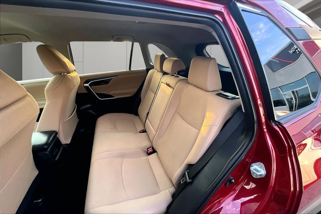 2021 Toyota RAV4 LE