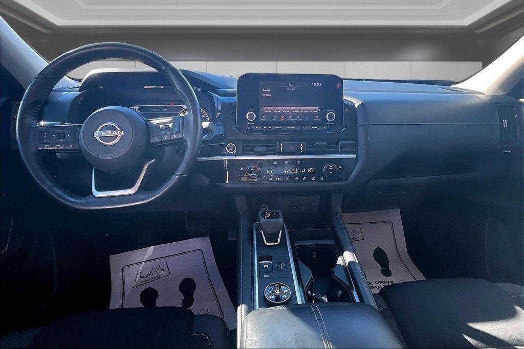 2022 Nissan Pathfinder SV