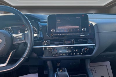 2022 Nissan Pathfinder SV