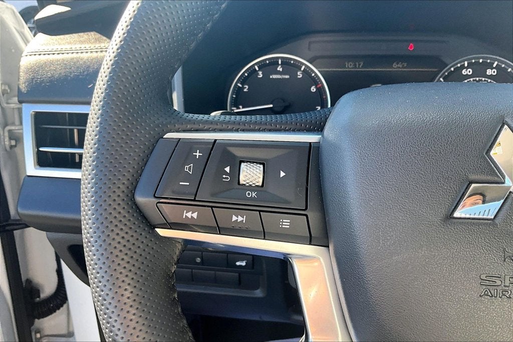 2026 Mitsubishi Outlander SE